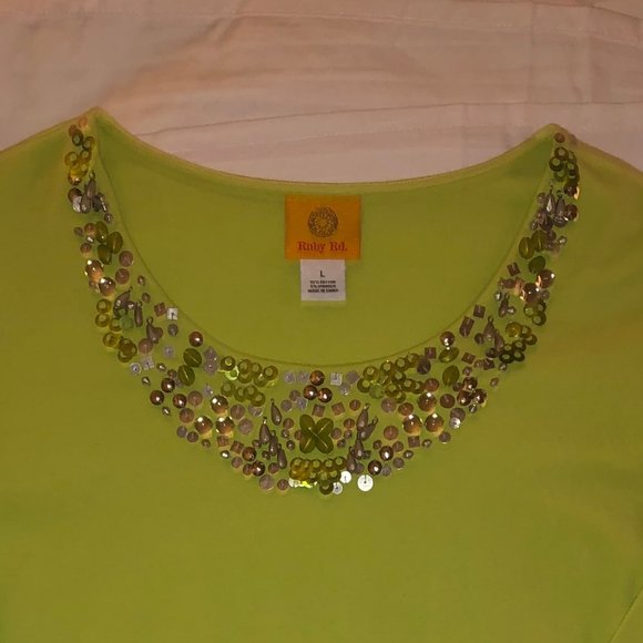 Lime Green 3/4 sleeve top, size large - Picture 4 of 4